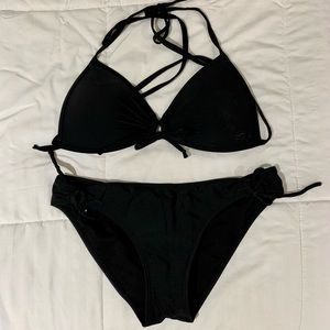 Black bikini set